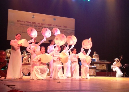 越印文化艺术交流活动隆重开幕